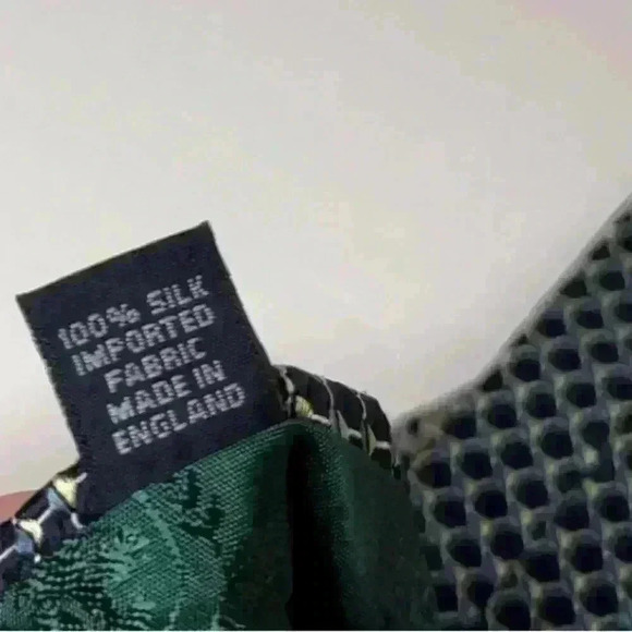 Tommy Hilfiger Vintage Men’s Silk Tie - Picture 8 of 8